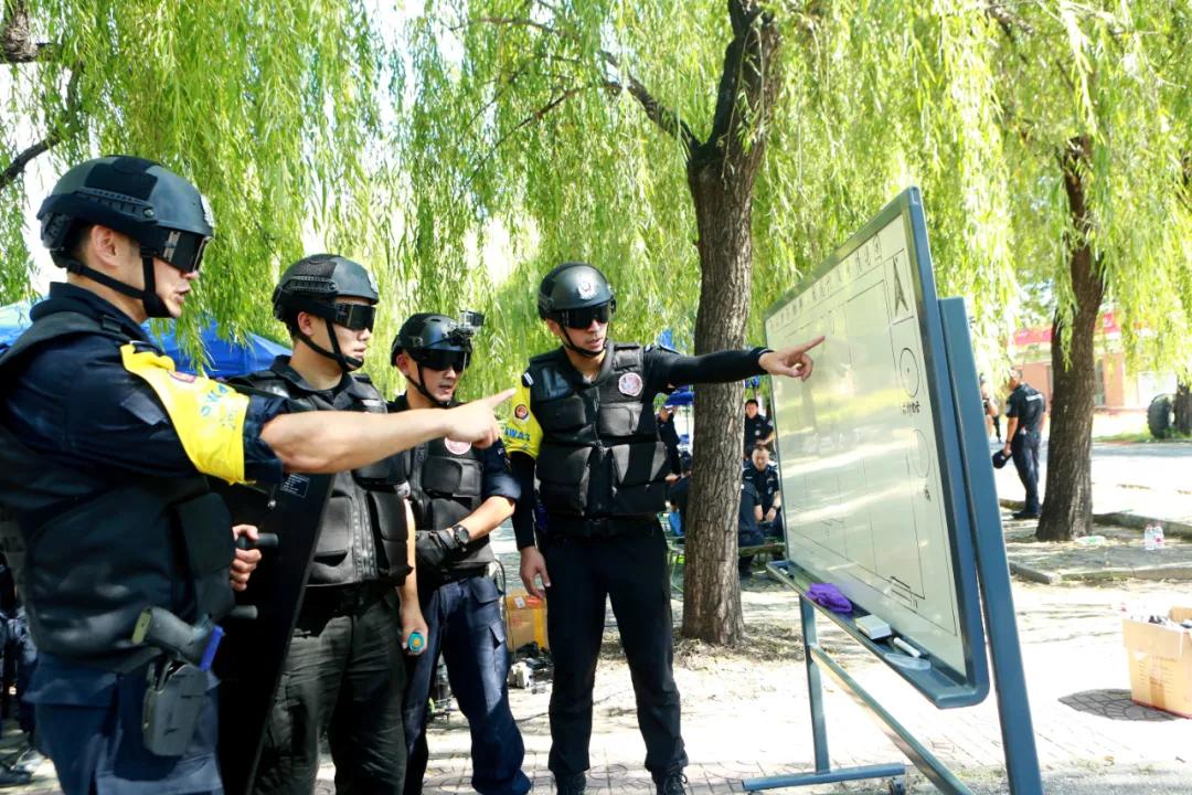 特警全面开展全警实战大练兵,燃到爆直击重庆特警实战大练兵