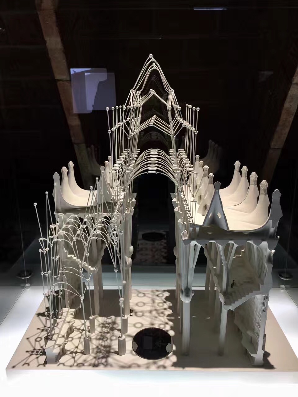 西班牙建筑大师高迪回忆展,西班牙高迪几个典型建筑