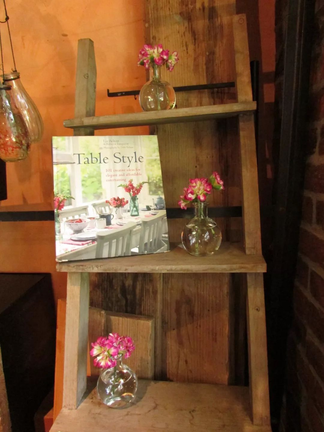 开在茶铺里的花店,开在花店里的咖啡店