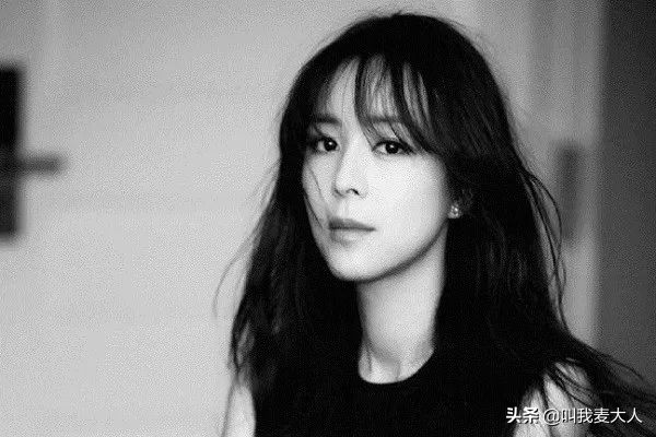 她是“女版陈冠希”，和多名大导演传绯闻，终被太太团联合封杀
