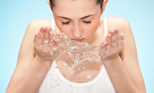 小仙女们这7大护肤误区等于毁容,过度护肤毁容你有护肤强迫症吗