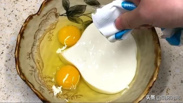 何炅教做酸奶蛋糕用什么面粉,酸奶小蛋糕的做法何炅