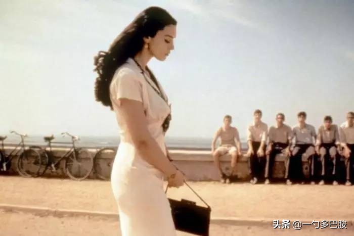 拒当纸片人！影视剧中那些美出天际的丰满女神