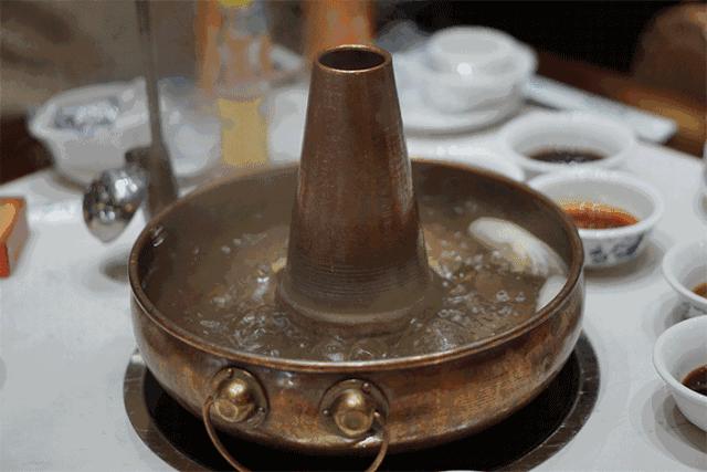 吃火锅必点的菜品毛肚,毛肚那么贵为什么自助火锅随便吃