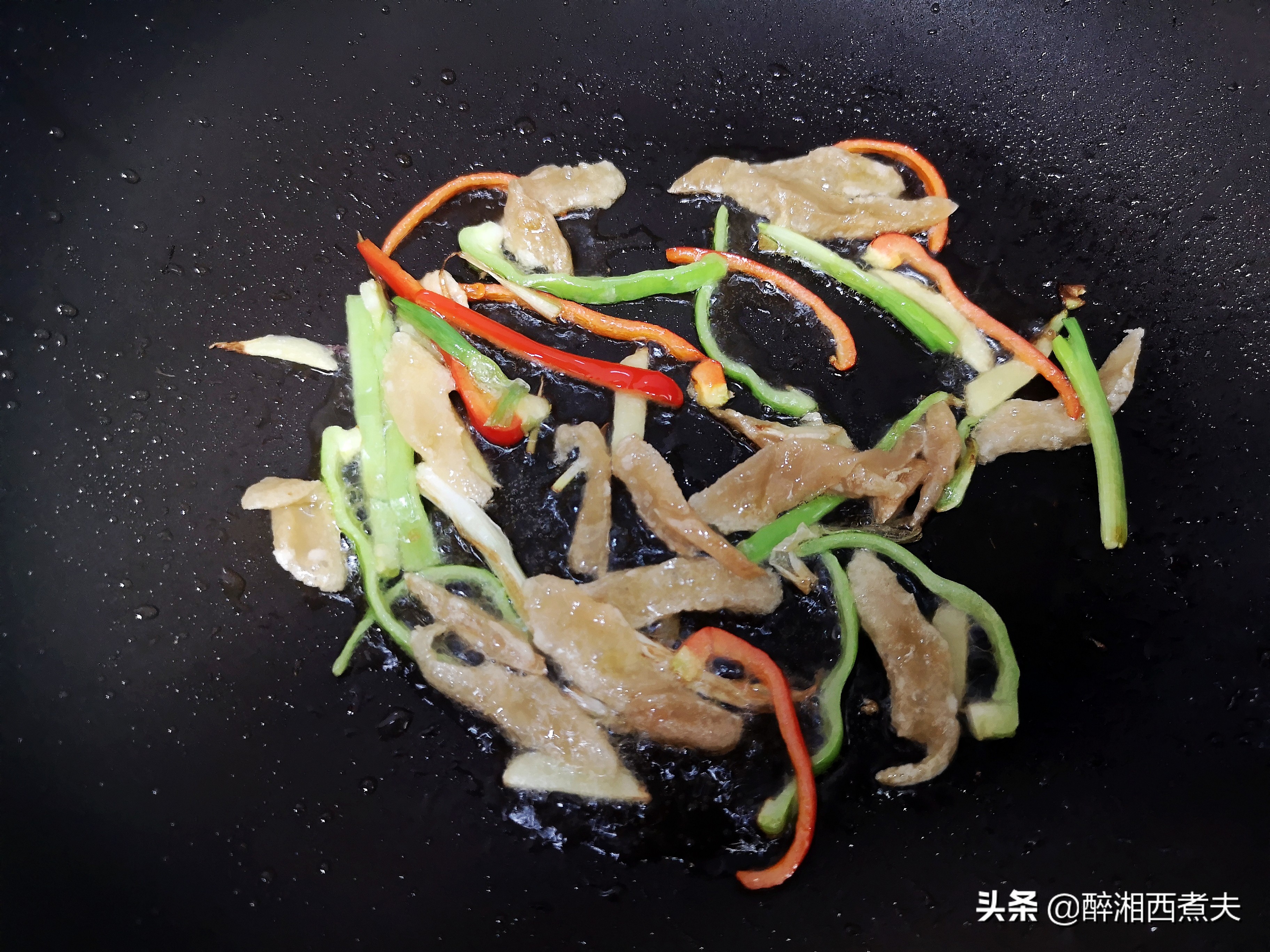 酱油水杂鱼最正宗做法,酸萝卜煮杂鱼