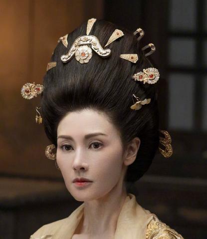 李嘉欣和巩俐谁漂亮,李嘉欣巩俐于正