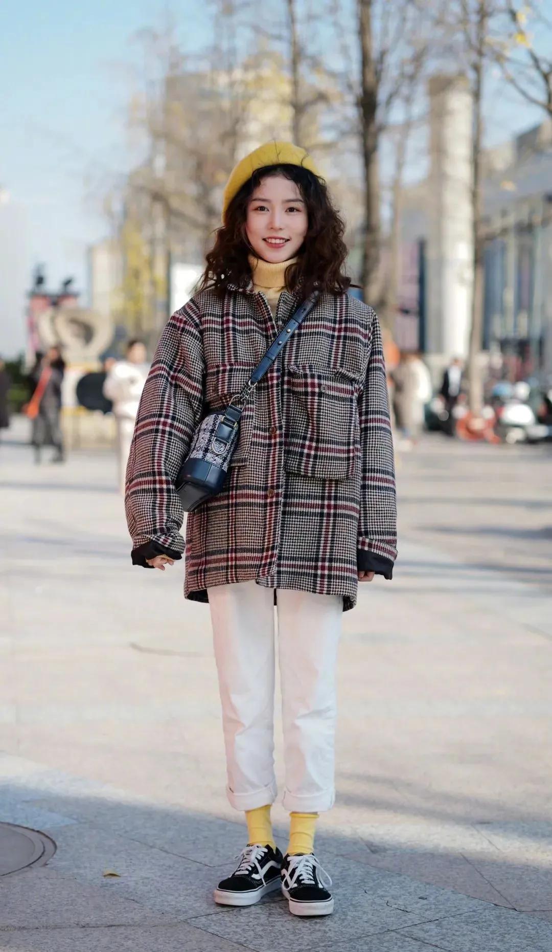 大冬天别露脚踝今年流行怎么穿,秋冬不要再露脚踝了