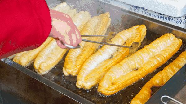 油条怎么炸两根才不分开,为什么油条两根一起炸
