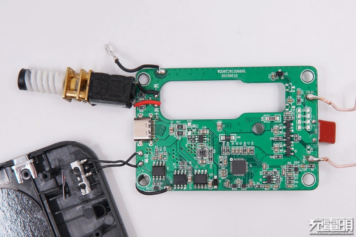 华为磁吸车载无线充电支架,华为车载超级快充支架测评