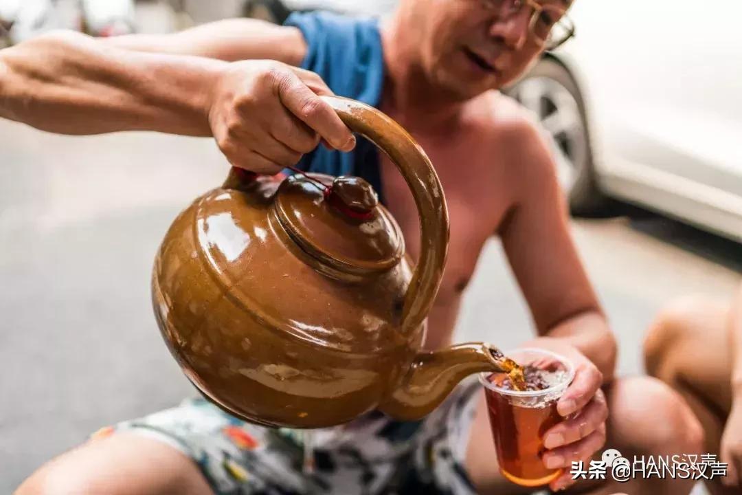 泡菜下酒越喝越有，汉口老杆的硬核下午茶