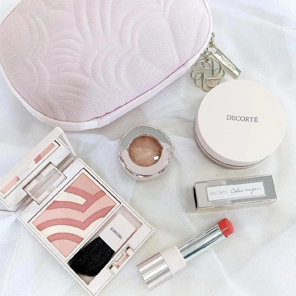 黛珂蜜粉和玫珂菲蜜粉哪个好用,黛珂蜜粉和nars蜜粉哪个好