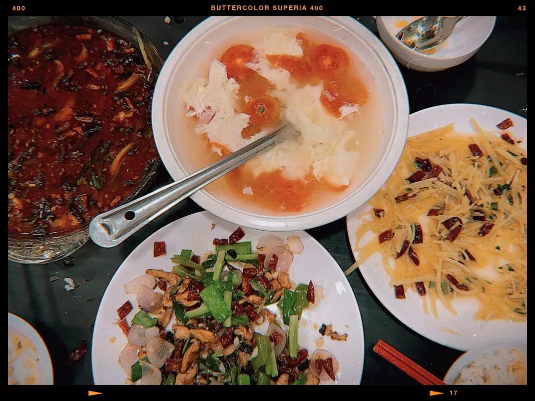 这个微笑国度，见人就夸漂亮，300元就能在天空滑翔