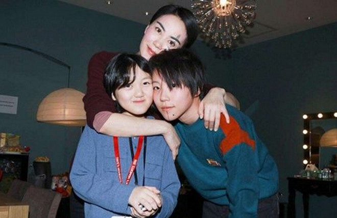 谢霆锋首次回应与王菲的情况,谢霆锋首次回应与王菲世纪牵手