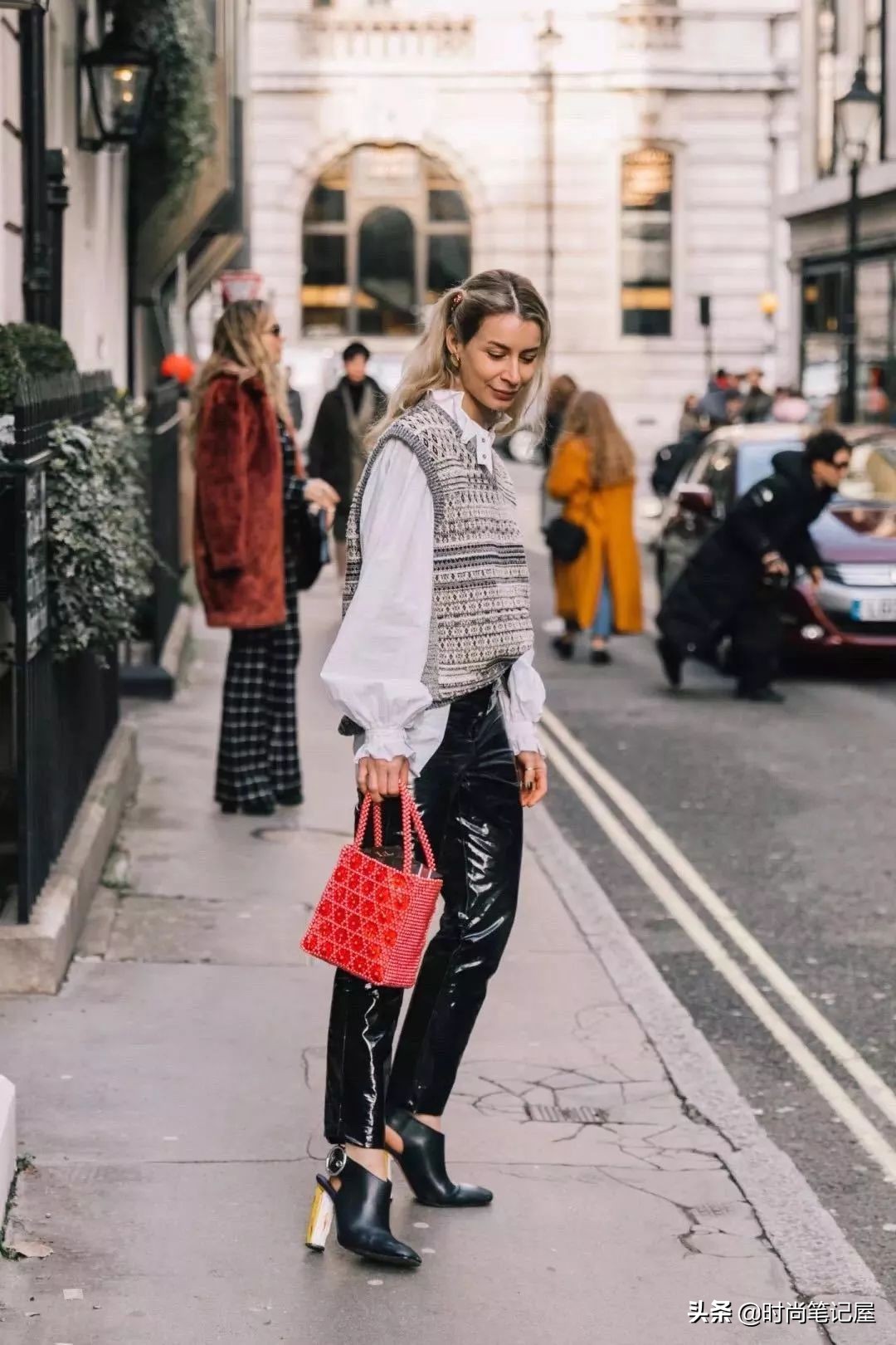 爆款撞色慵懒风毛衣穿搭,毛衣衬衫外套长款慵懒风穿搭