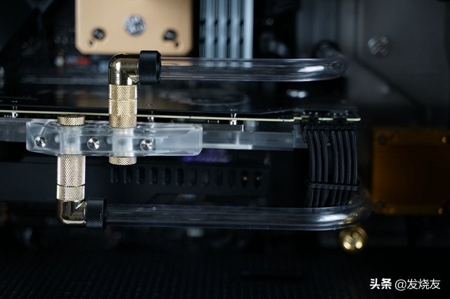 沉默是金~NZXTH700黑金电脑水冷装机秀