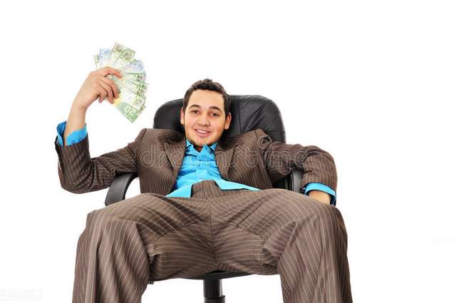 这些舒服的姿势正毁掉你的身体，腰腿疼、面瘫可能都因错误坐姿