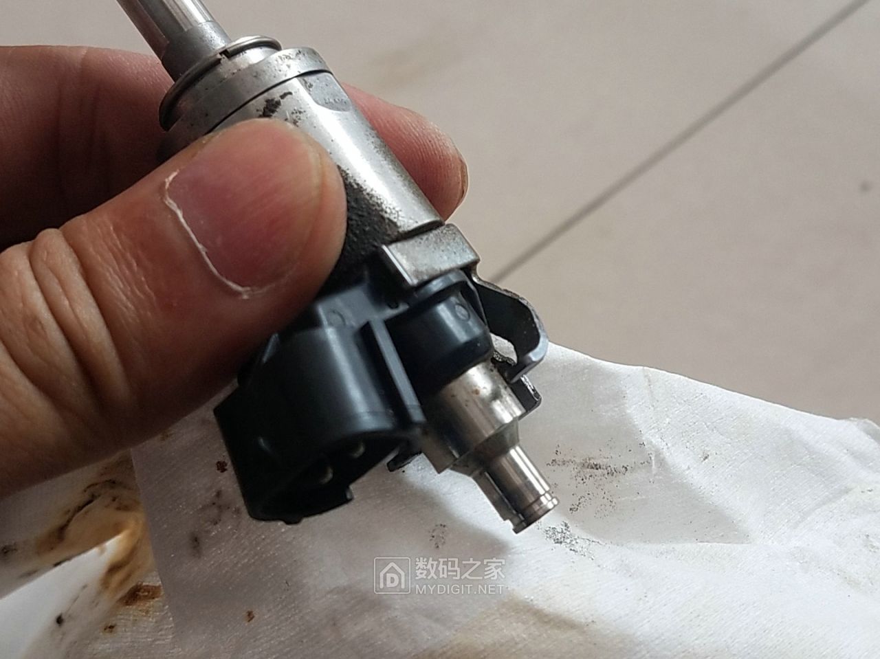 马自达阿特兹4s店喷油嘴清洗视频,马自达阿特兹清洗积碳全过程视频