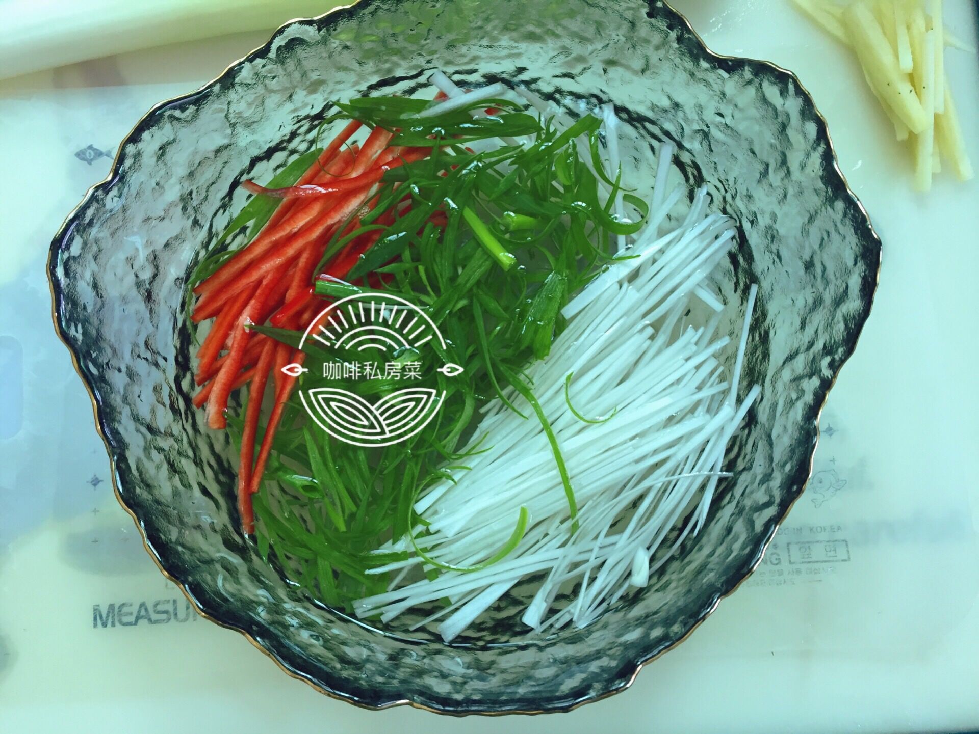 怎样清蒸鱼又嫩又好吃的简单方法,清蒸鱼记住这些小技巧鲜嫩美味