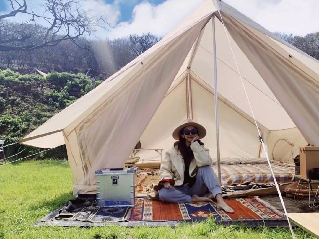 露营这阵风刮得太猛了，组团睡野地到底爽在哪里？