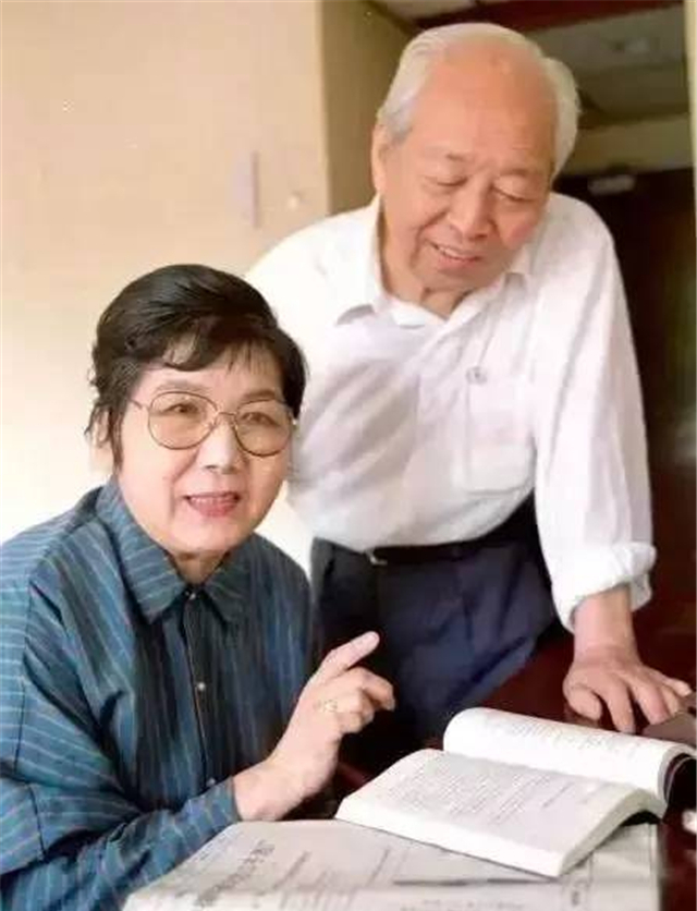 鑰佽垗鍚寸鍏夋柊鍑ら湠,鍚寸鍏夋柊鍑ら湠鐩告俊浠ユ搏