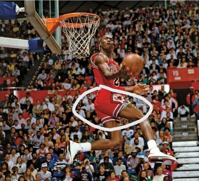 乔丹有多热爱北卡？穿“北卡蓝”参加公益，大学球裤NBA还在穿