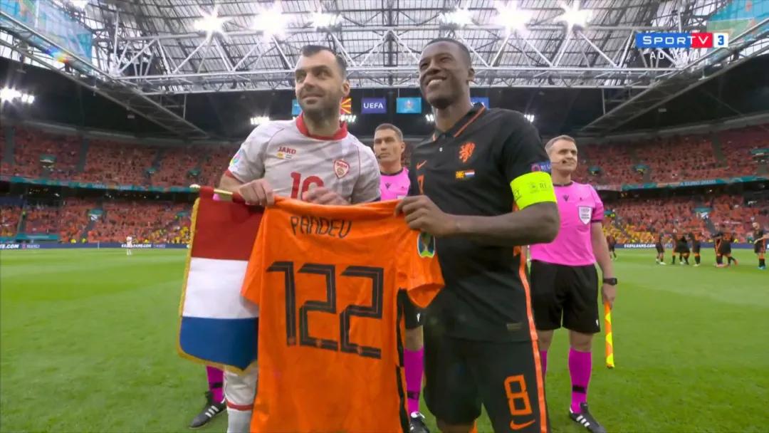 17岁首秀，他在国家队一直踢到37岁！还在祖国建俱乐部培养年轻人