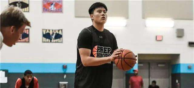 男篮是否需要归化球员,扛起中国男篮大旗归化球员