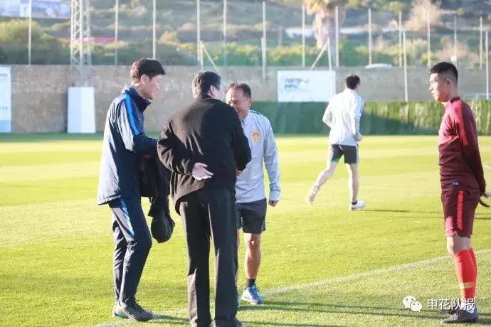 国足热身赛上海申花,徐友刚还能回申花踢主力吗