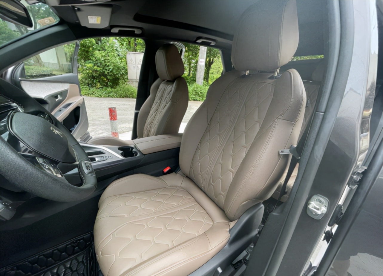 大众途岳各款对比,开完大众朗逸再开日产轩逸