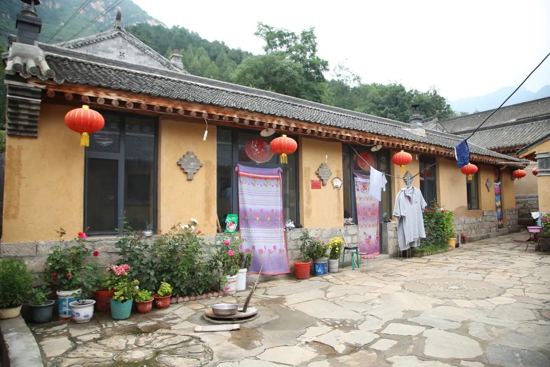 彪炳史册的脱贫攻坚疫情防控,伟大壮举中国脱贫攻坚成就展视频