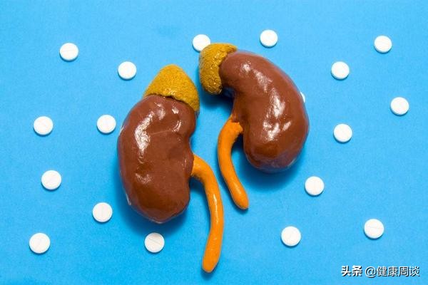 非布司他国内大降价，“痛风神药”效果好但有风险，患者谨记2点