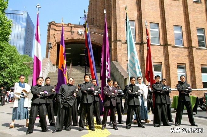 “爱”，“热血”与“永不言弃”：这就是《应援团》的故事