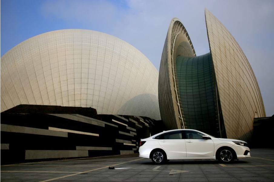 本田思域与福特福睿斯哪个好,福克斯和思域选择哪一款