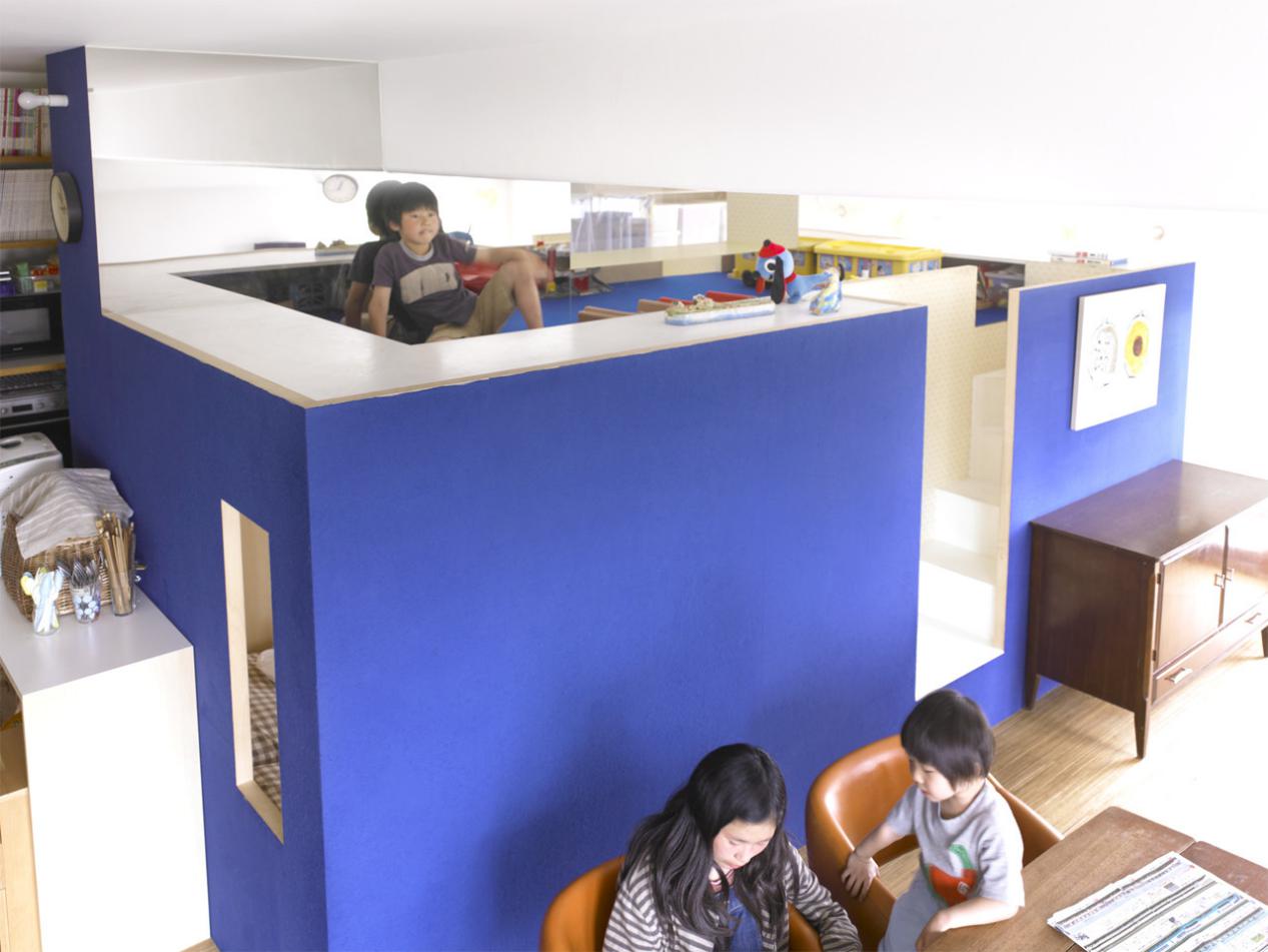 71平房子住6口人，4个孩子每人房间仅2㎡爬着进去，像睡在壁橱里