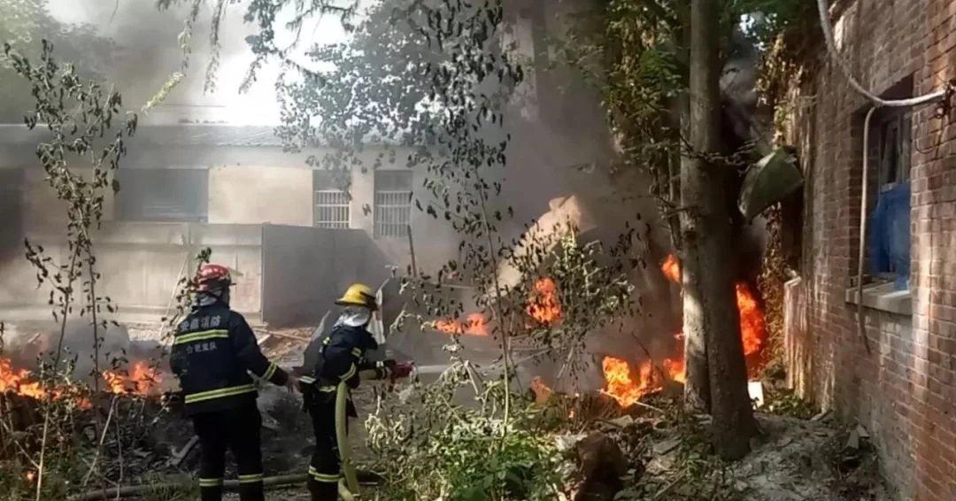 最美逆行者义无反顾奋战在第一线,最美逆行者用行动将温暖传递