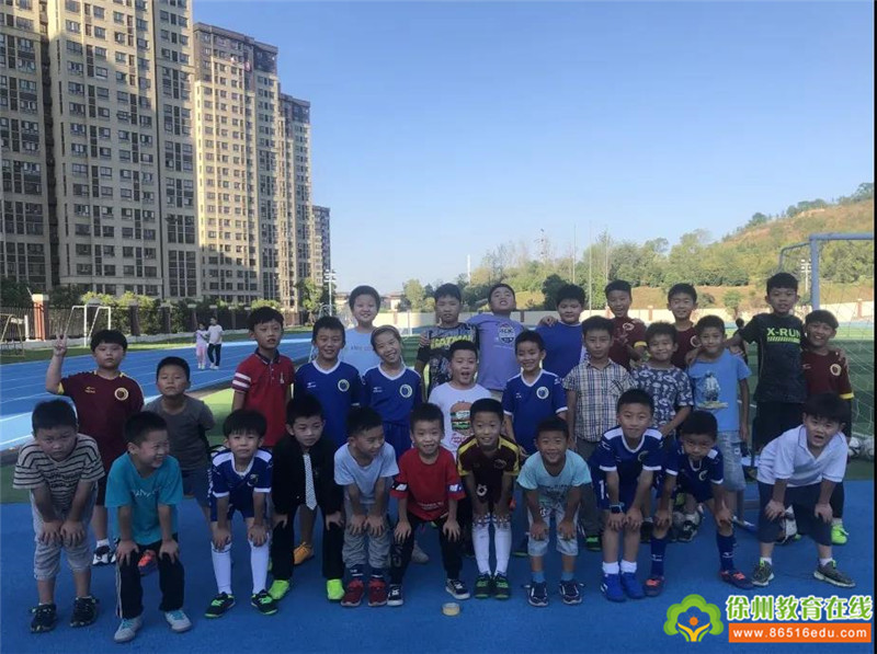 徐州市万科城民主小学体育教师,徐州市万科城民主小学五年级