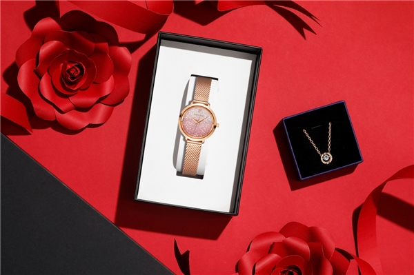 星“链”传奇：法国“大漂亮”牵手施华洛世奇七夕双礼定情