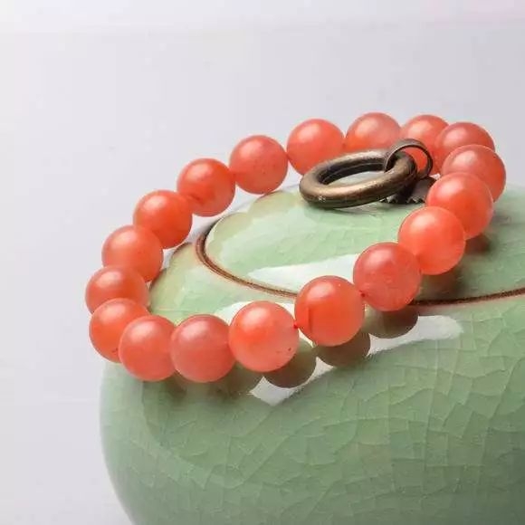 属马的适合戴什么生肖的手串,本命年戴什么生肖手串