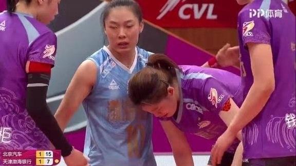 李盈莹连续出现进攻失误,李盈莹一打五遗憾落败