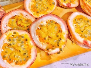 夏日开胃餐百香果柠檬蜂蜜茶,百香果柠檬茶承包你一整个夏天