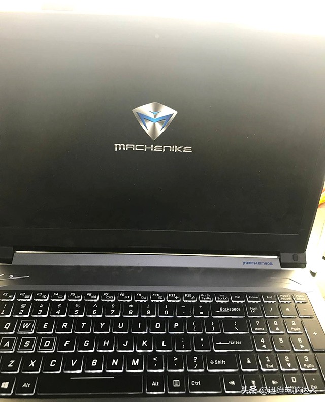机械师f117-v10代i71650ti独显游戏本,机械师电脑开机键不亮开不了机