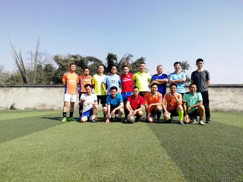 漫漫踢球路：疫情后的草根足球艰巨前行，行进了派出所！