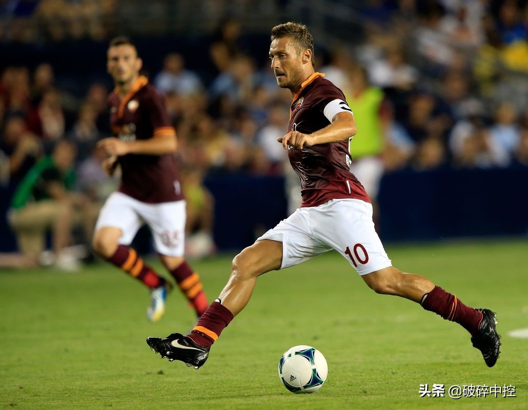 是习惯还是暗藏玄机，除了托蒂，还有哪些球员喜欢把球袜拉到一半