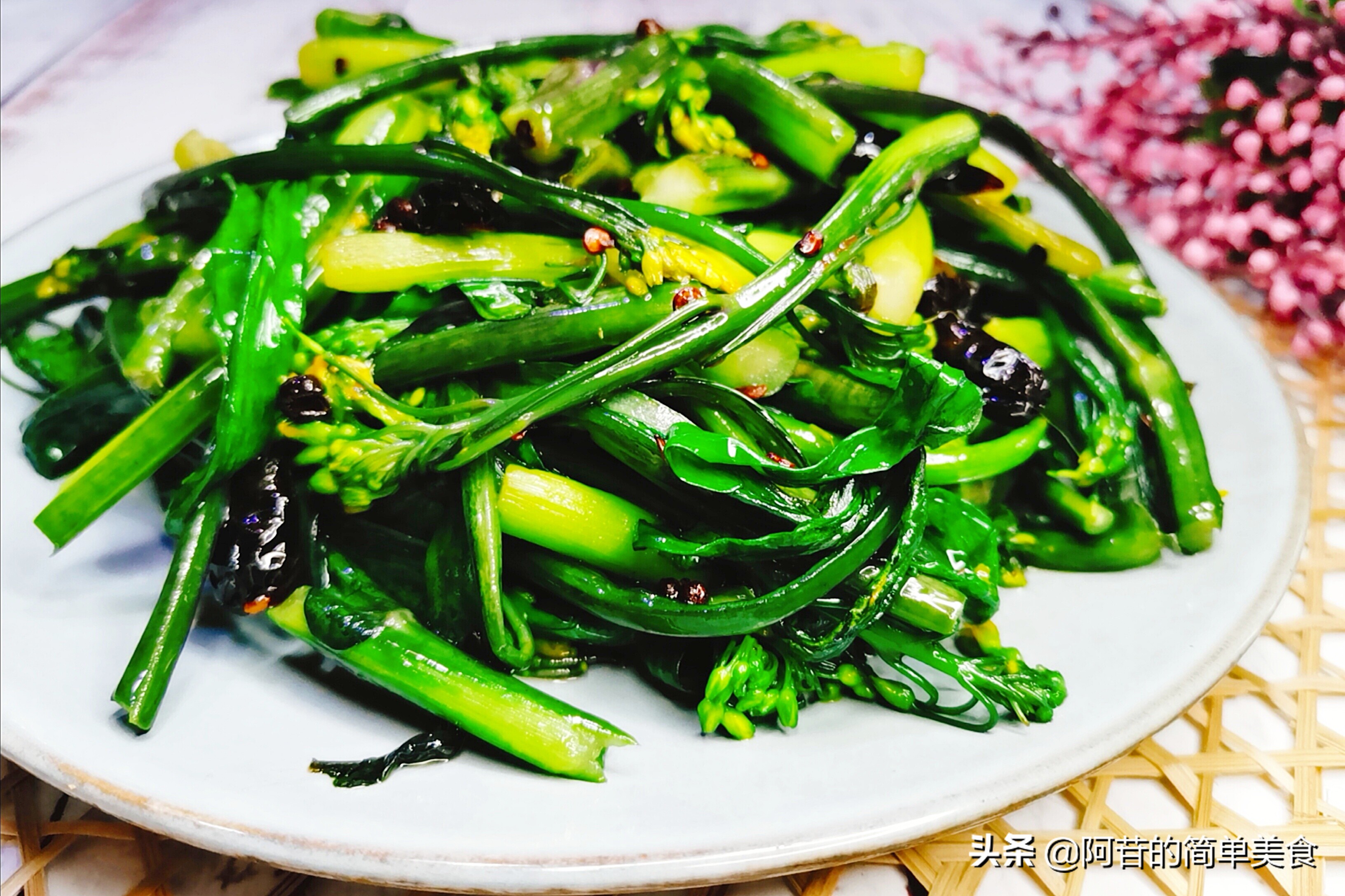 特点紫菜苔,爽脆的紫菜苔