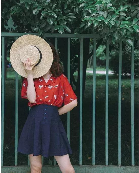 碎花衬衫和白衬衫哪个更好看,雪纺衬衫女夏季碎花领妈妈款