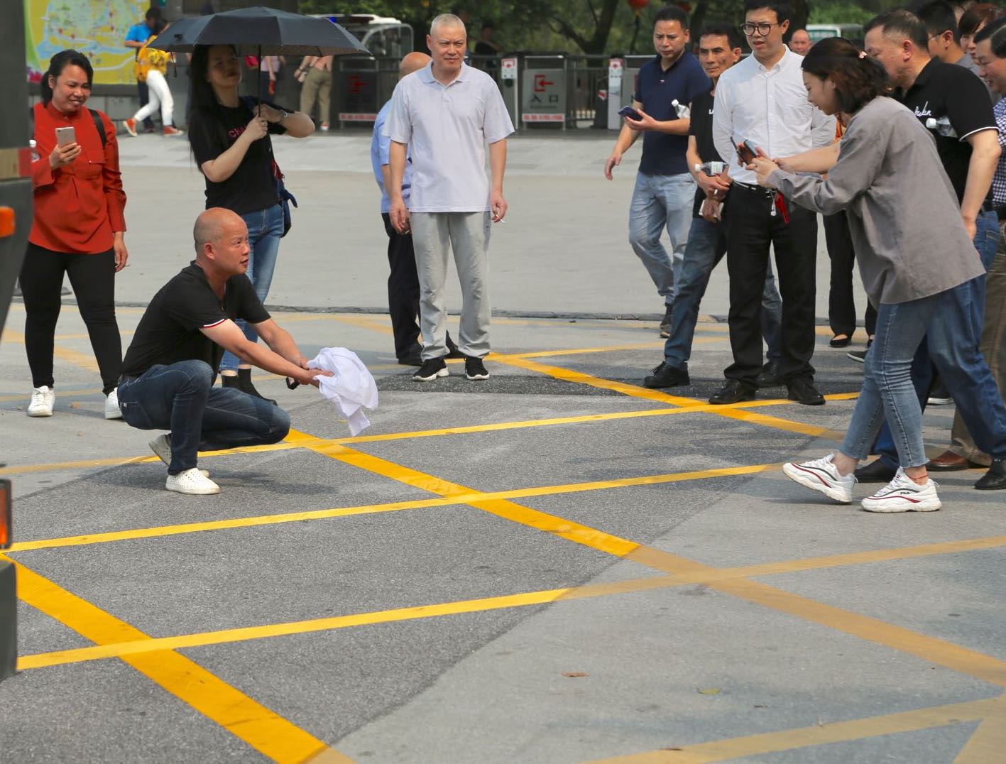 多功能擦地机清洗悬浮地板,地面高效清洗机器