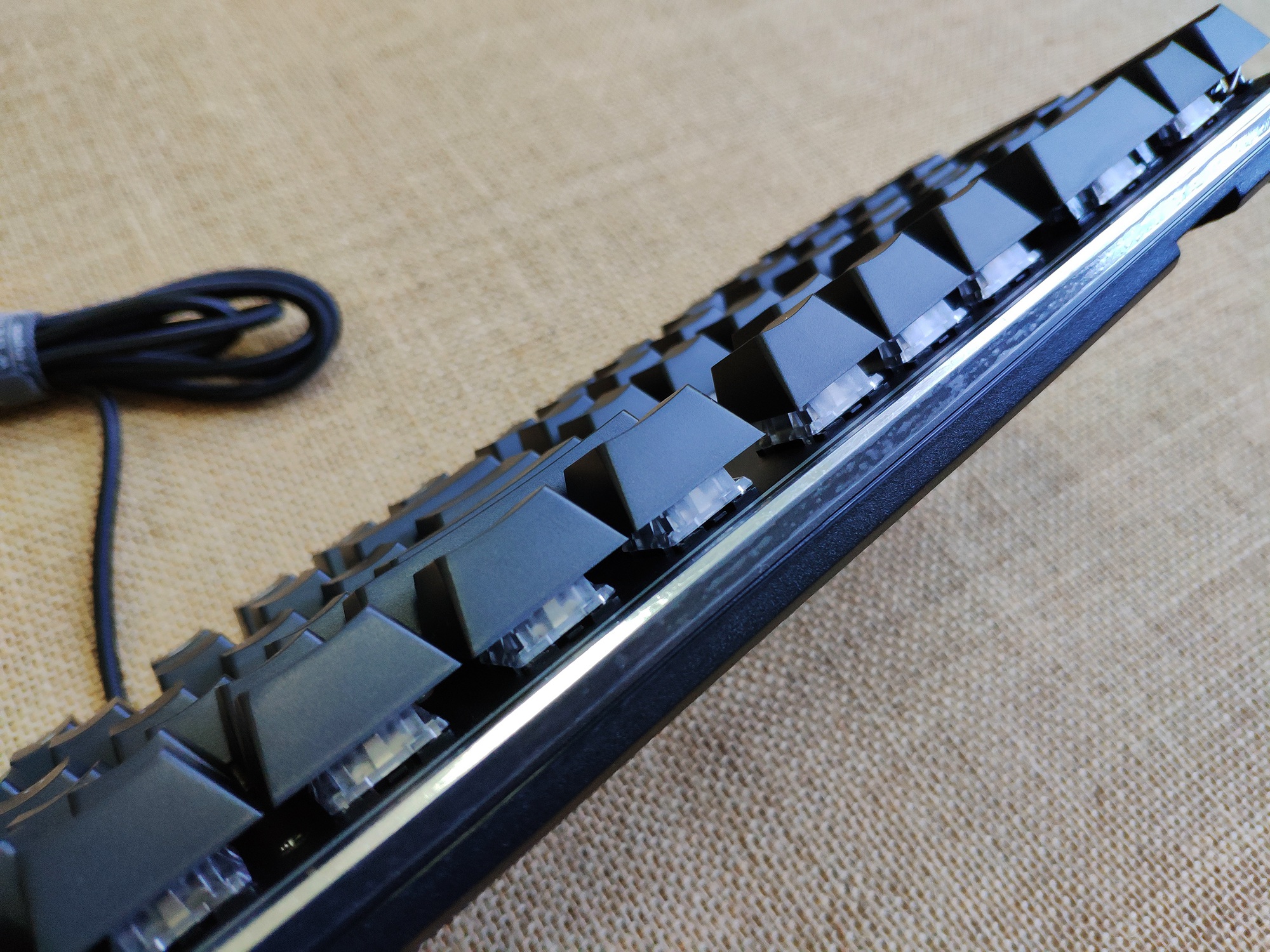 入门级机械键盘选雷柏还是达尔优,入门级机械键盘推荐