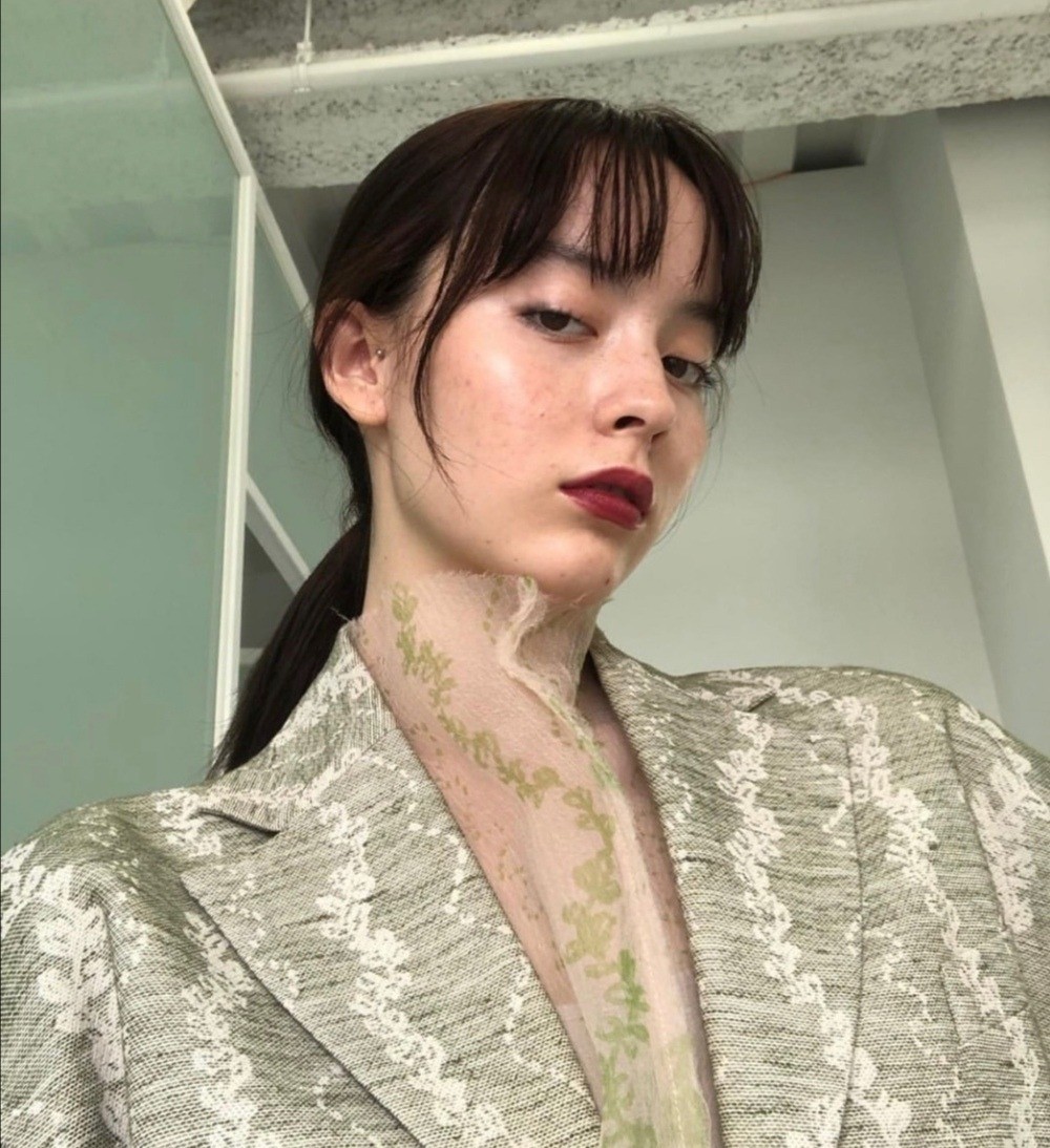 烦透了流水线网红脸？四款风格时尚博主，一般人爱第四位的颜