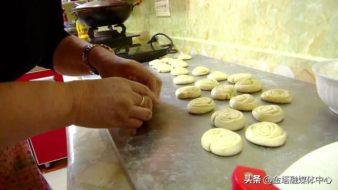 传统习俗过小年卡通视频,传统习俗过小年吃什么