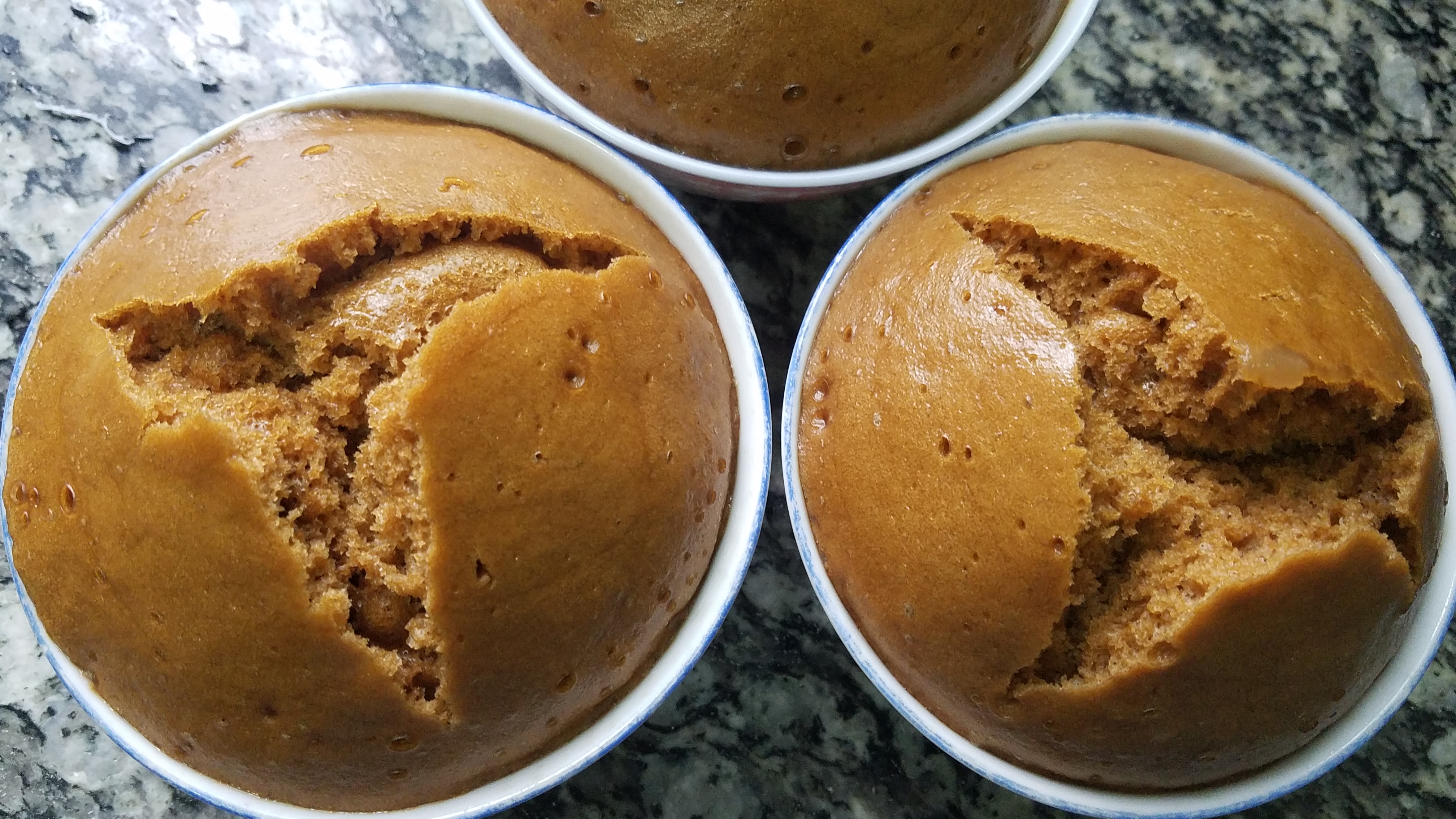 传统的红糖发糕怎么做,用包子面可以做红糖发糕嘛